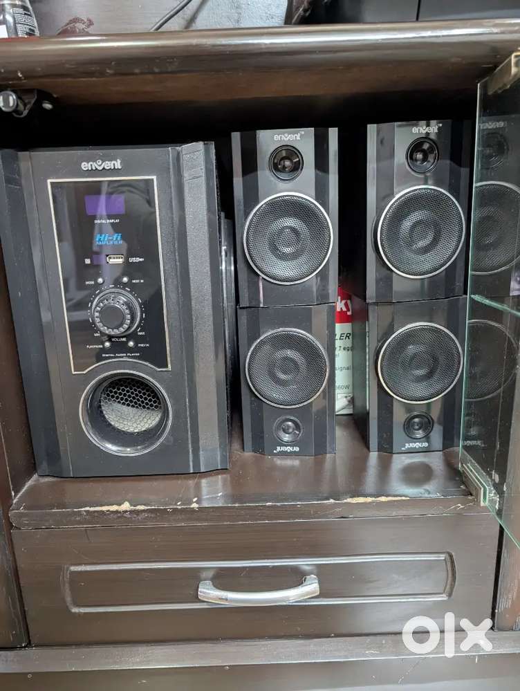 Music system with 4 speakers for sale