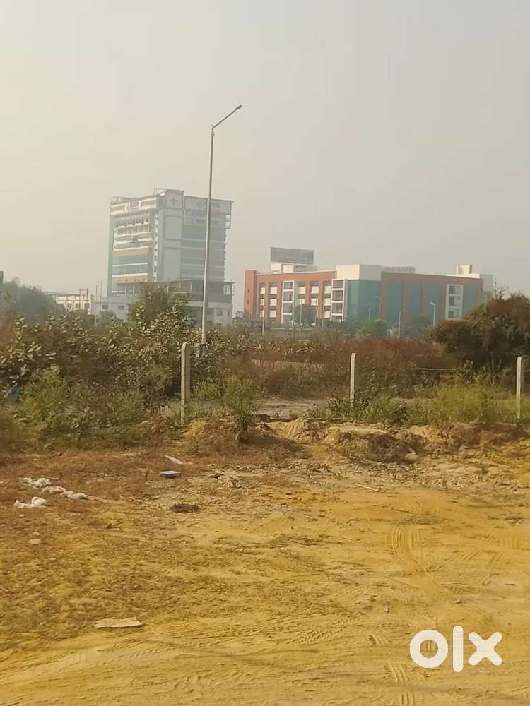 Prime location plot Noida Extension Sector 10 80% loan