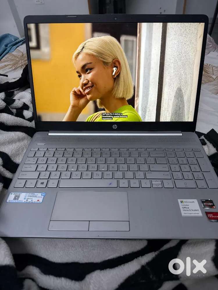 HP LAPTOP AMD Ryzen 3