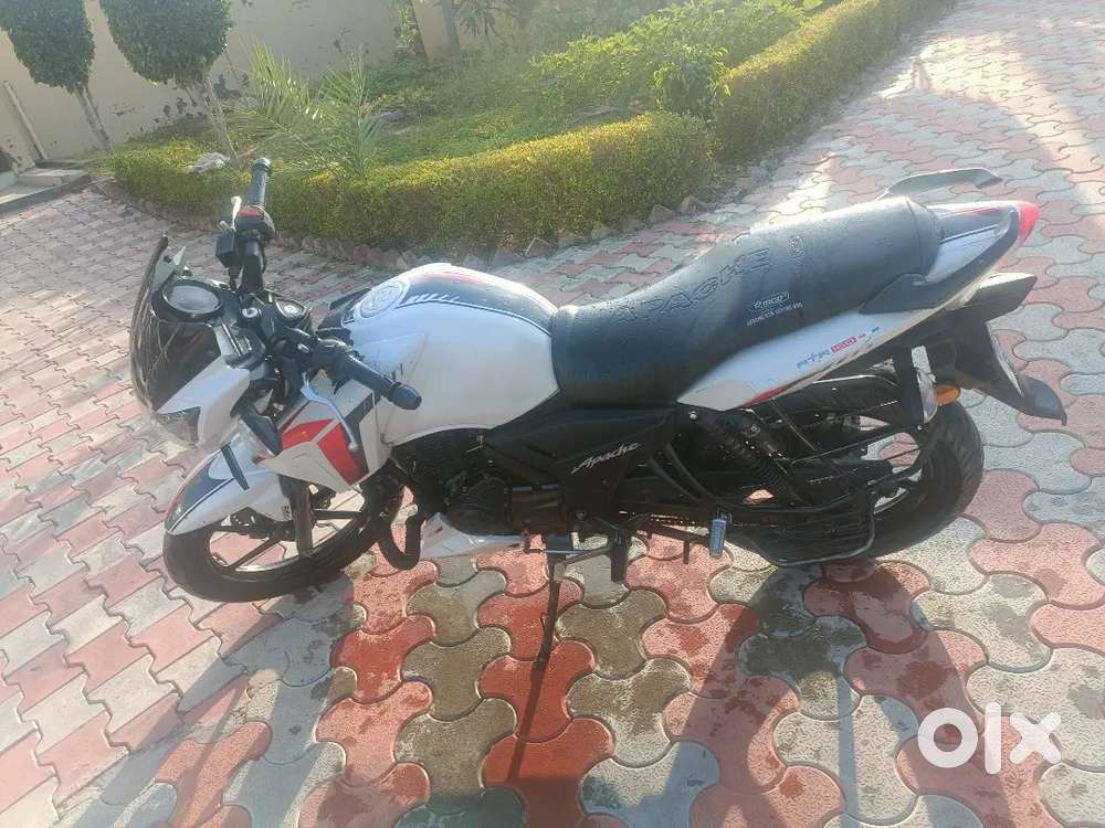 Tvs apach RTR 160 cc sealed engin.