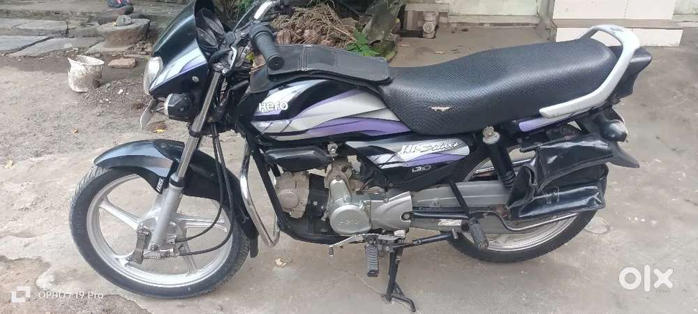 బైక్ గుడ్ కండిషన్ ట్రాన్స్ఫర్ ఓకే లో మైలేజ్ బైక్ చూసి రేటు.మాట్లాడగలరు