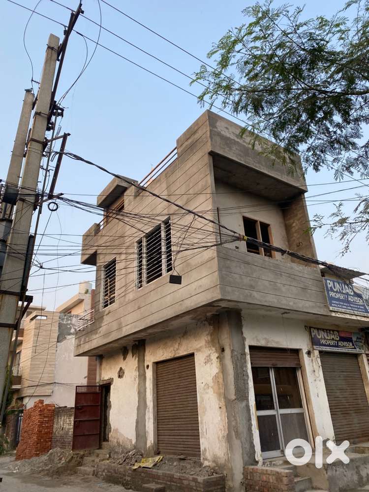 Corner double story shop for sale at majitha road rishi vihar corner