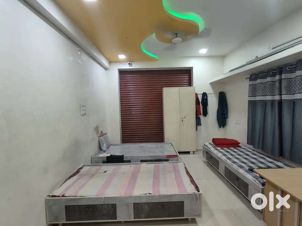 Only for students girls/ boys pg Geyser parking cctv seperate bed wifi