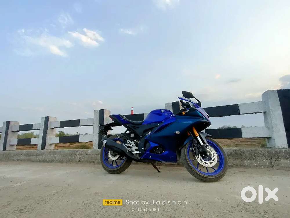 R15 V4 Blue new condition no any problem