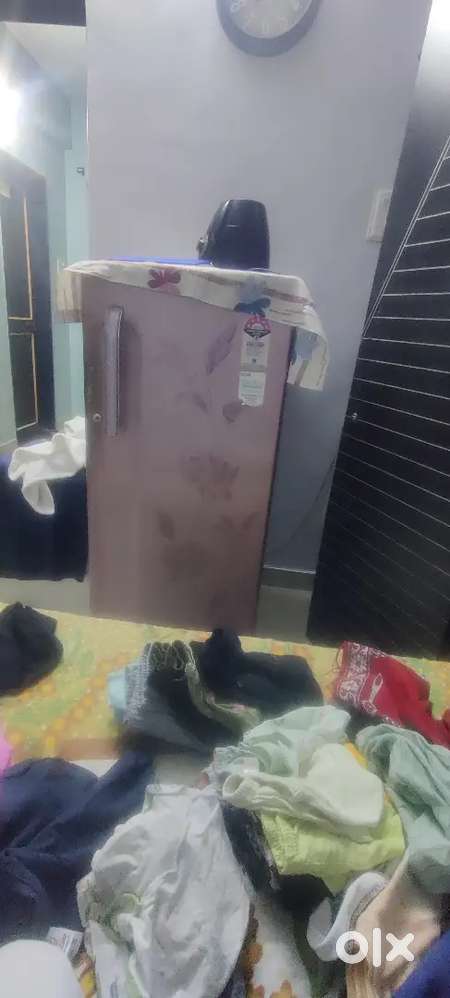 Urgent sell fridge at 2k