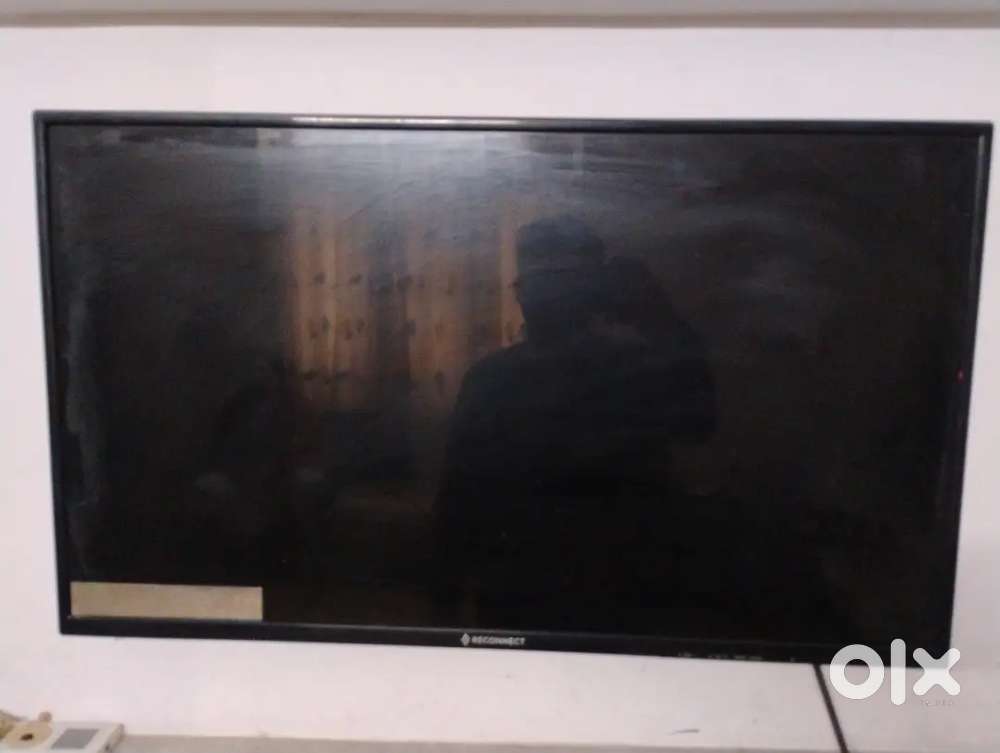 32 INCH LED IN GOOD CONDITION