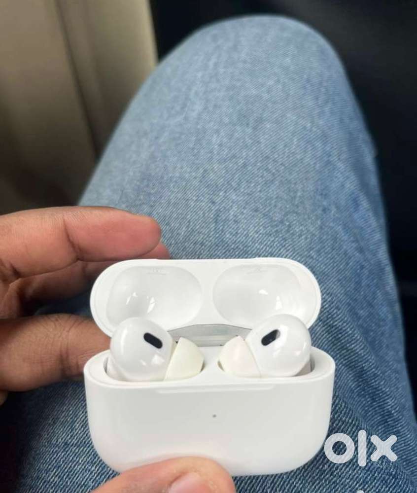 Apple AirPods Pro 2nd Gen – Excellent Condition