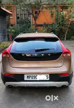 Volvo v40 2016 diesel limited edition premium color cross country