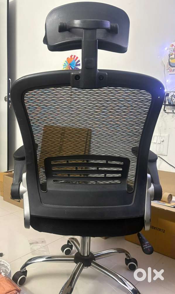 Office chair and desk