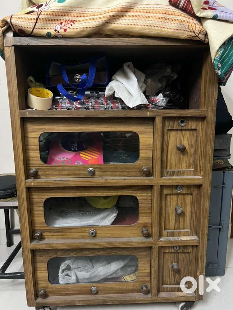 Big TV cabinet/trolley with 7 storage drawers for sale