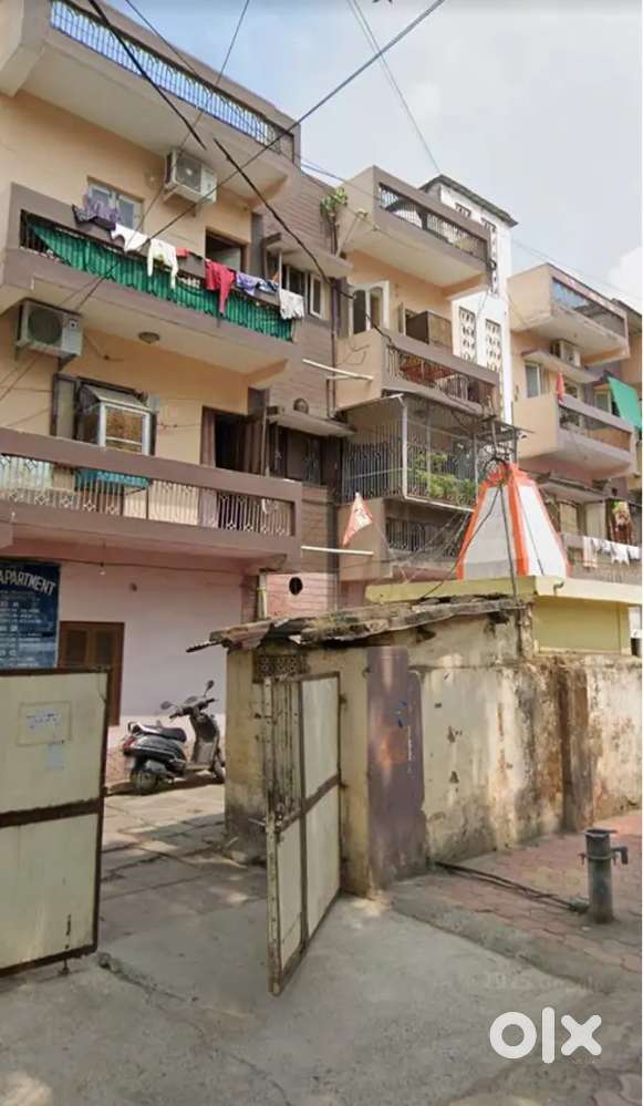 Shyam apartment behorbagh m ghar ha 2bhk bhaut acha area hai