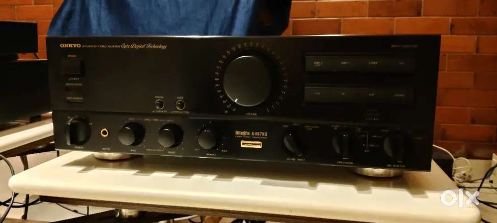 Onkyo A817XG integra stereo amplifier