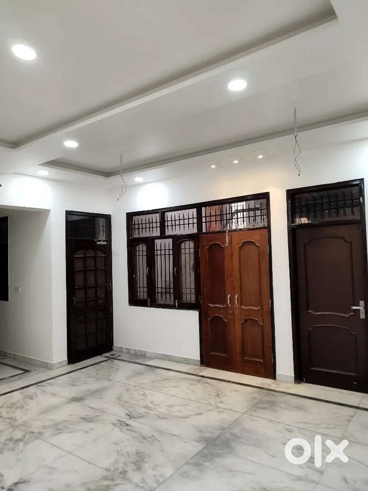 3 bhk Semifurnisd house for office in gomti nagar