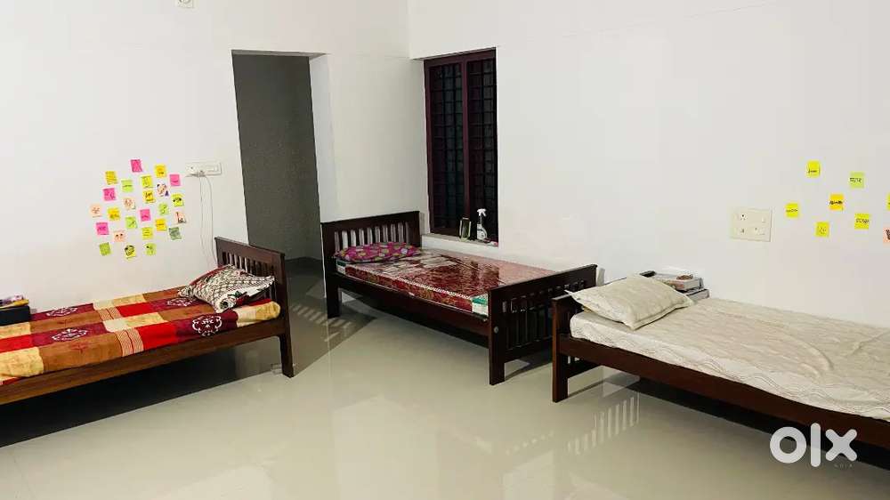 Spacious PG Accommodation with Homely Food & All Amenities Included