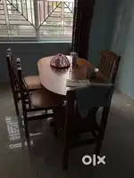 4 seater dining table