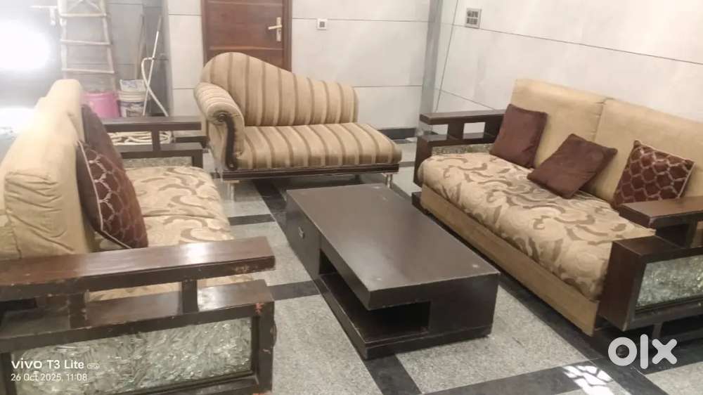 8 pc sofa set with table (sagwan lakd)
