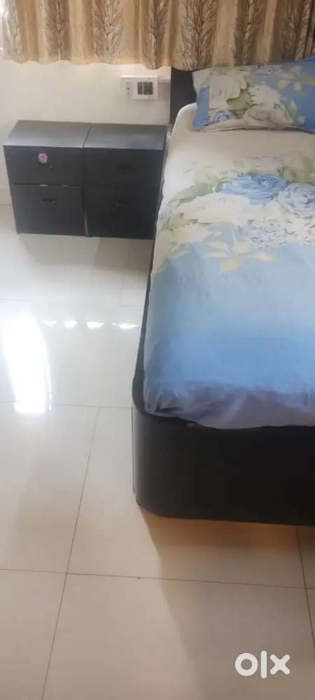4x6 bed with mattress (sag box palang)