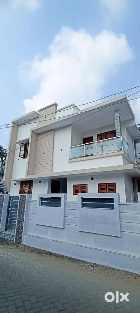 Edapally varapuzha 4cent 1800sqt 4bhk 77lakh