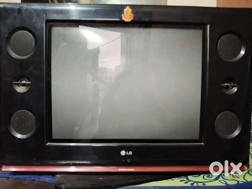 Old LG TV for Sale – Model 21SA4RG3AZ (Good Condition)