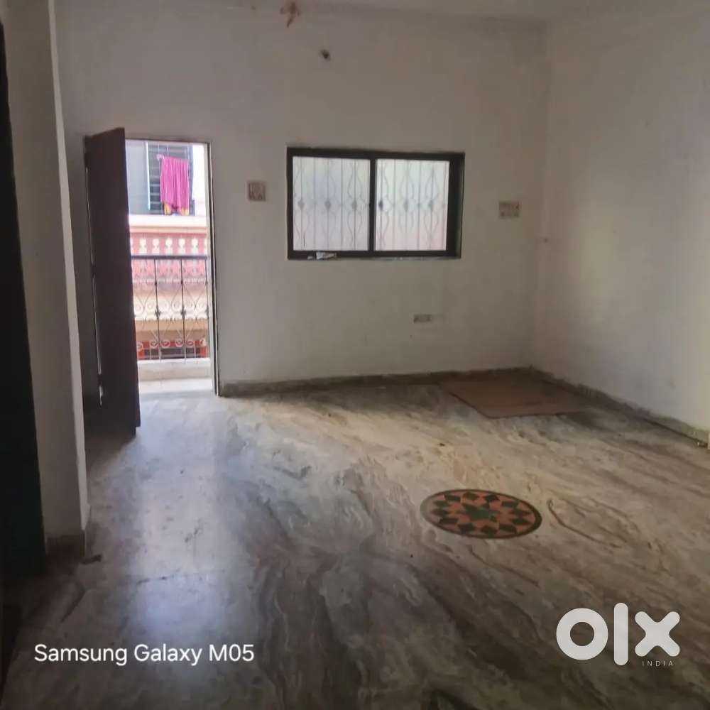 2bhk unfurnished huge flat, highway touch ,2 balcony 2bathrooms RENT