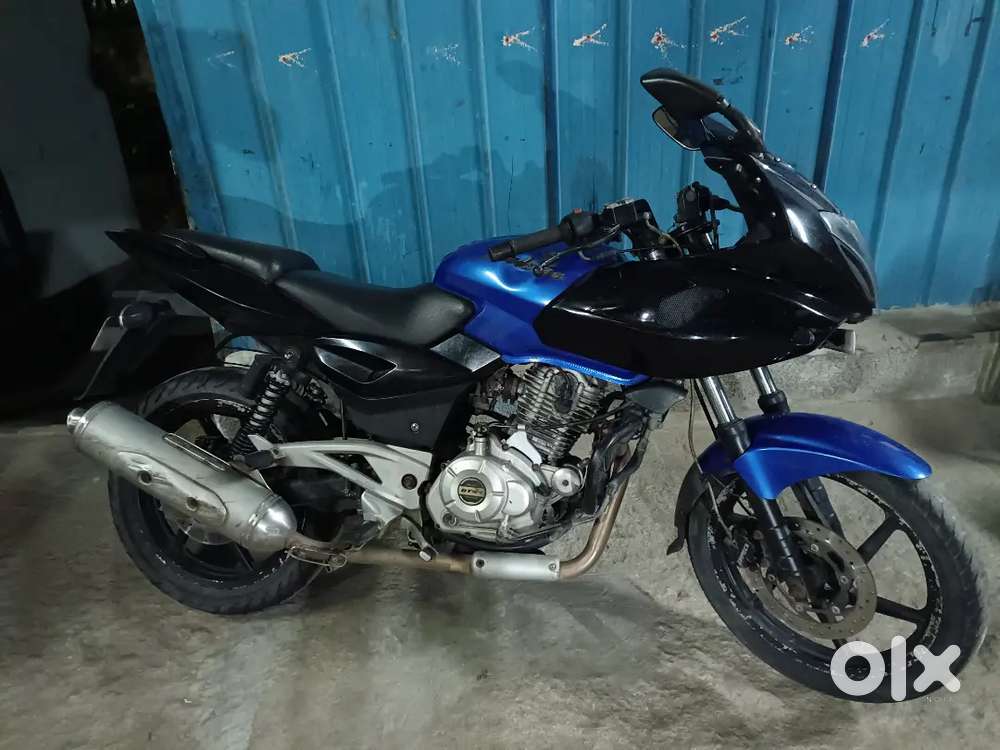 Bajaj Pulsar 220 2013 model single owner