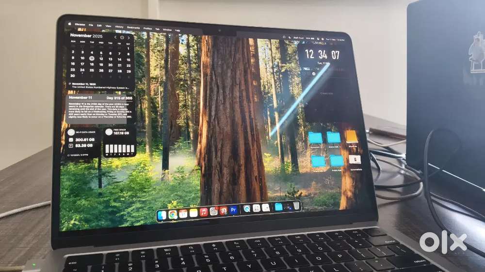 Macbook m3 2025 me liya hai