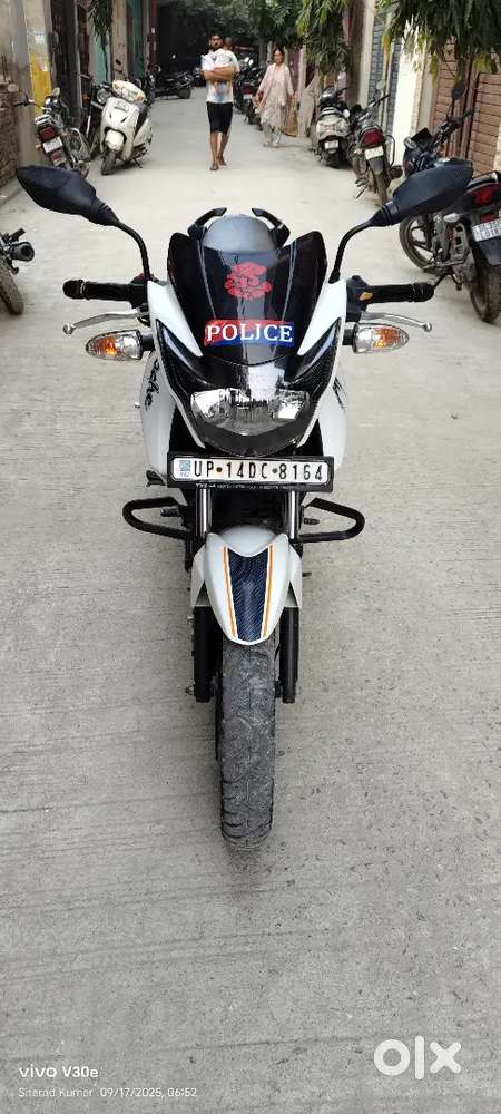 TVS Apache RTR 160 2v