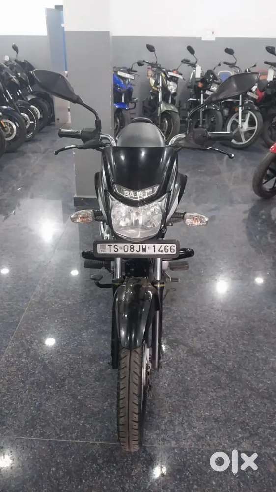 Very very less used Bajaj platina 2023 model in showroom condition