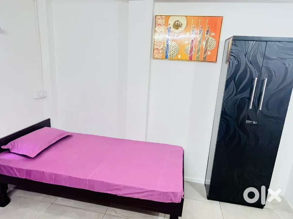 Alkapuri Boy's fully furnished PG No Brokerage rent 3500-5000