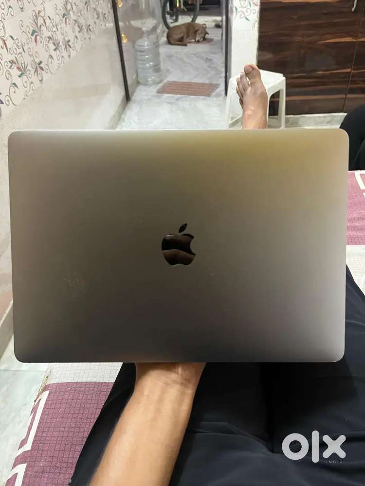 Macbook pro 2017 (8, 256)