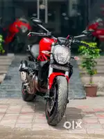 DUCATI MONSTER 821