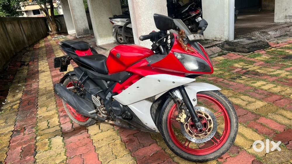 R15 V2 Superb Condition