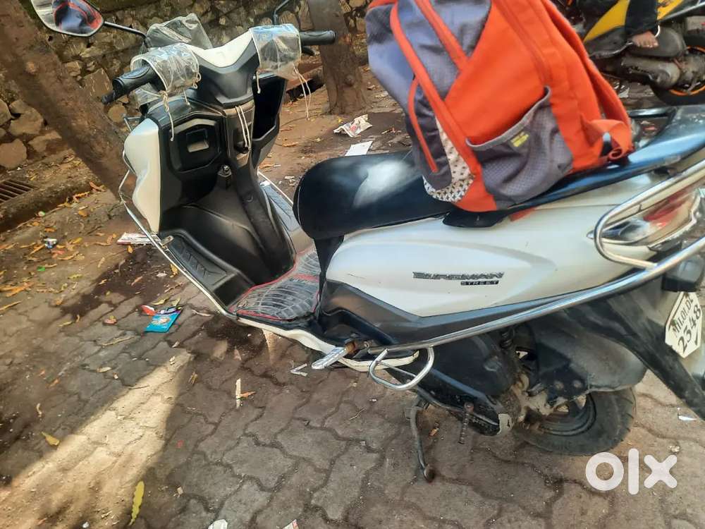 Bergman,125 Street,(10600  fine) JO LEGA WO BHAREGA