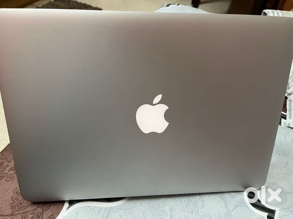13.3 inch Macbook pro in mint condition