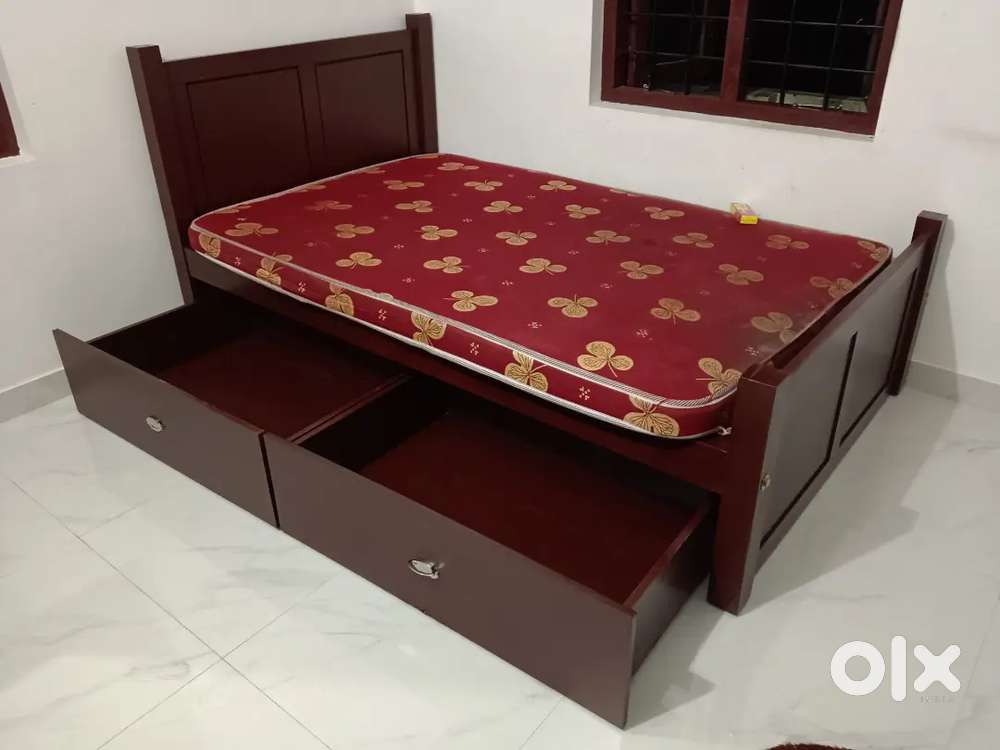 Wooden cot available factory direct