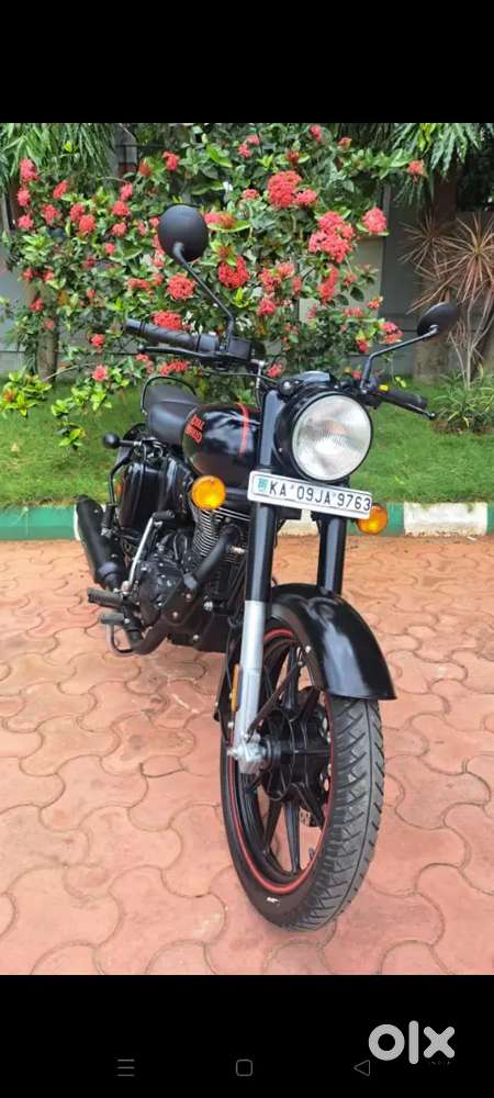 Royal Enfield classic ABS mat black very good condition