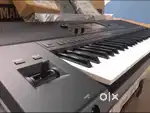 Yamaha PSR SX900 Digital Synthesizer Keyboard With Yamaha KSW100 Subwo