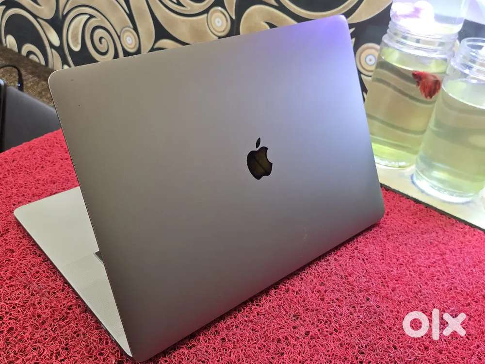 Apple Macbook Pro i7/16/256gb SSD 5.5gb Graphics 15inch Retina Display