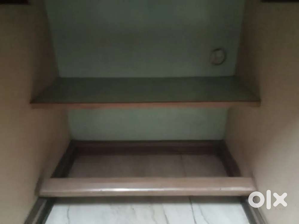Computer table