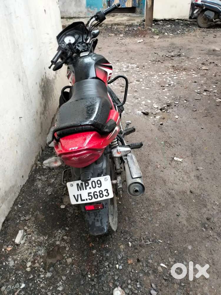 good condition.  Urgent paise ki jarurat hai isliye sel karna hai