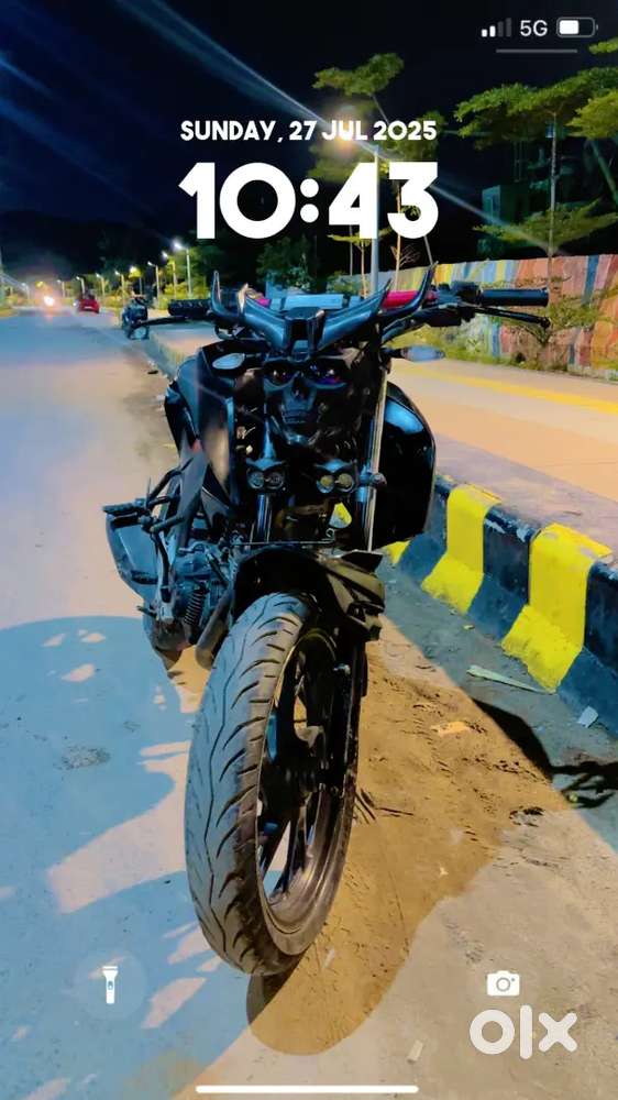 Arjent me bechna hai gadi ekdam ok hai new betry laga hai