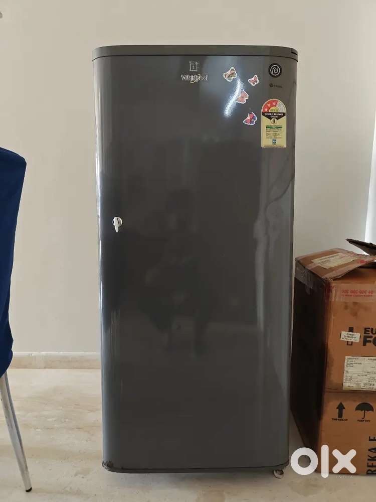 Whirlpool single door fridge (mint condition)
