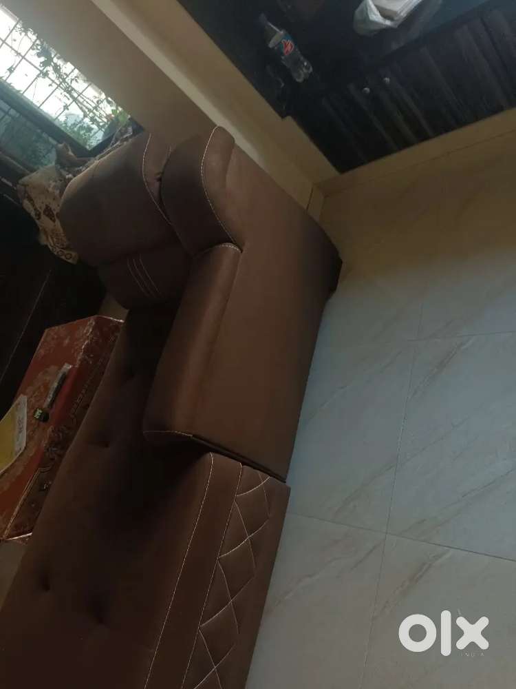 Shofa set and dining table 6 chair ke sath fresh condition