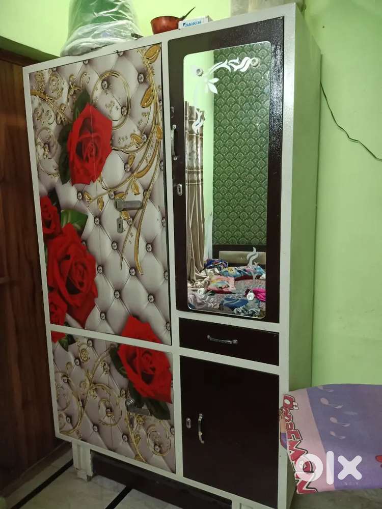 Almirah Good Condition