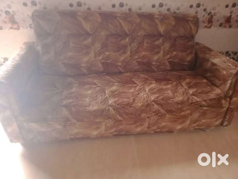 Sofa bechva\n che