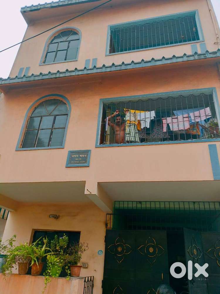 2bhk semifurnished 2 ND floor house for rent