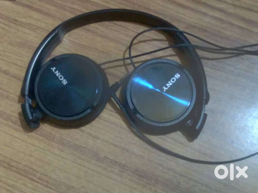 Sony wired headphone (used just 1 month)