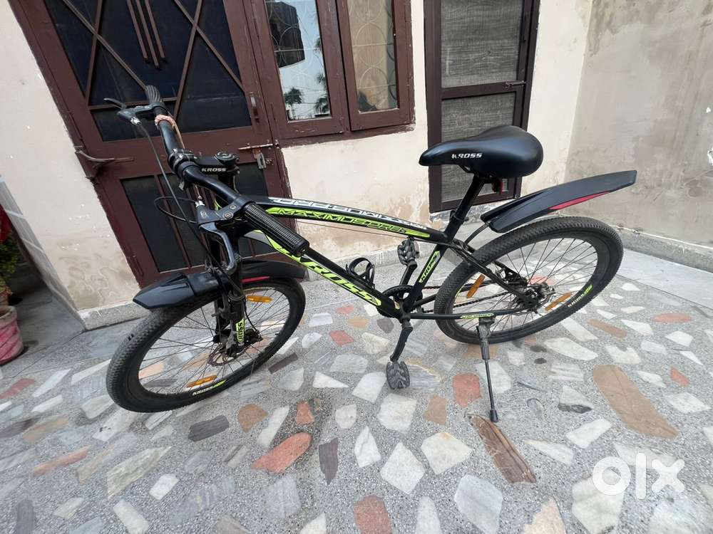 Double disk cycle in new condition with new condition tyres