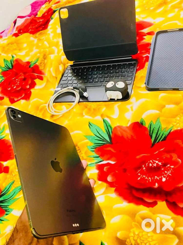 Apple ipad m4 wi fi + 5g , 100% battary warranty peice