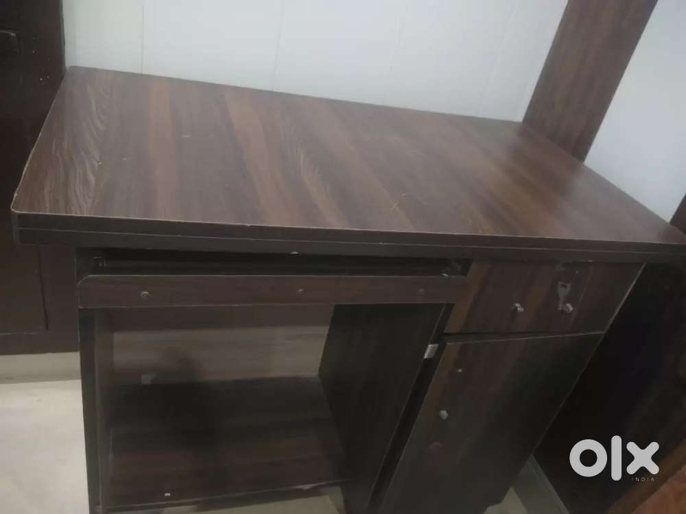 Wooden Computer Table